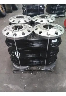 HUB PILOTED - ALUMINUM 22.5 X 8.25 WHEEL