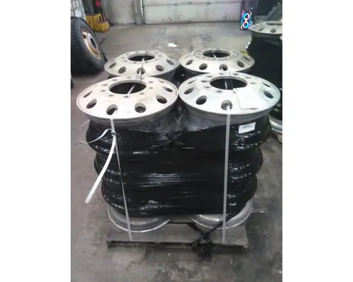 HUB PILOTED - ALUMINUM 22.5 X 8.25 WHEEL