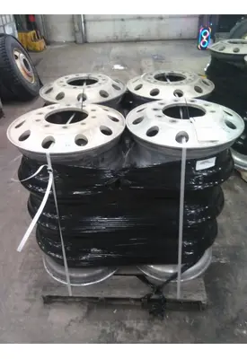 HUB PILOTED - ALUMINUM 22.5 X 8.25 WHEEL