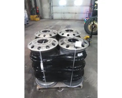 HUB PILOTED - ALUMINUM 22.5 X 8.25 WHEEL