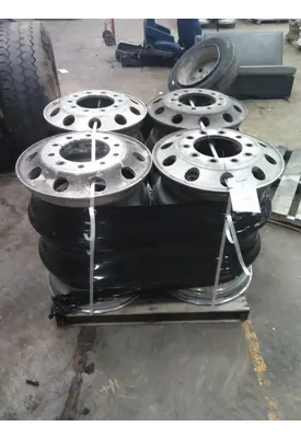 HUB PILOTED - ALUMINUM 22.5 X 8.25 WHEEL