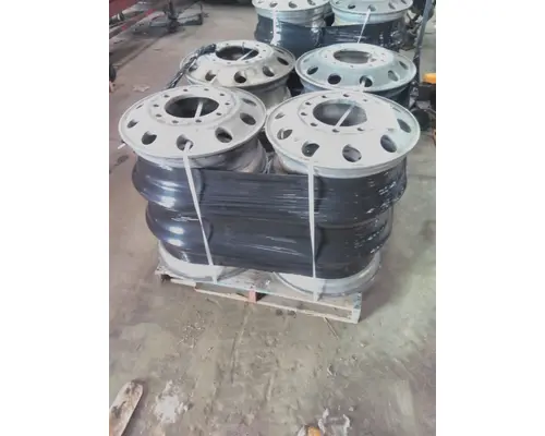 HUB PILOTED - ALUMINUM 22.5 X 8.25 WHEEL