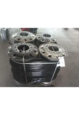 HUB PILOTED - ALUMINUM 22.5 X 8.25 WHEEL