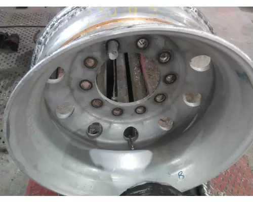 HUB PILOTED - ALUMINUM 22.5 X 8.25 WHEEL
