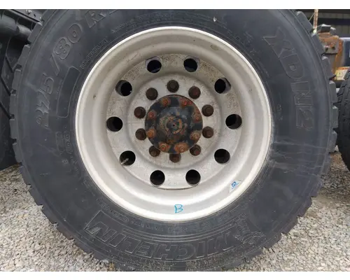 HUB PILOTED - ALUMINUM 22.5 X 8.25 WHEEL