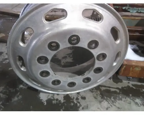 HUB PILOTED - ALUMINUM 22.5 X 8.25 WHEEL