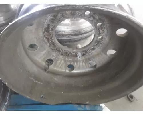 HUB PILOTED - ALUMINUM 22.5 X 8.25 WHEEL