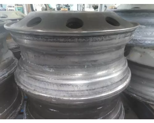 HUB PILOTED - ALUMINUM 22.5 X 8.25 WHEEL
