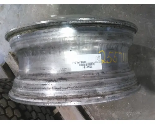 HUB PILOTED - ALUMINUM 22.5 X 8.25 WHEEL