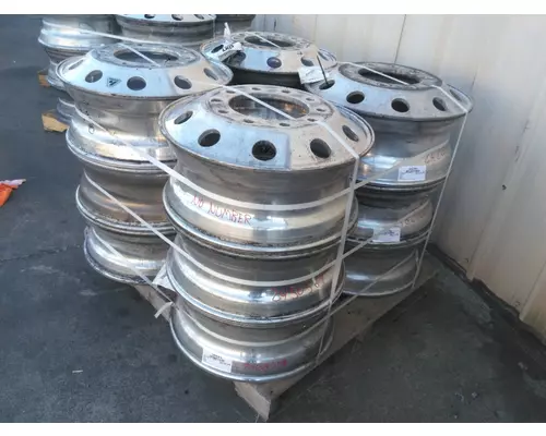 HUB PILOTED - ALUMINUM 22.5 X 8.25 WHEEL