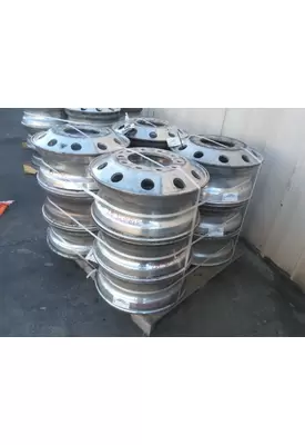 HUB PILOTED - ALUMINUM 22.5 X 8.25 WHEEL