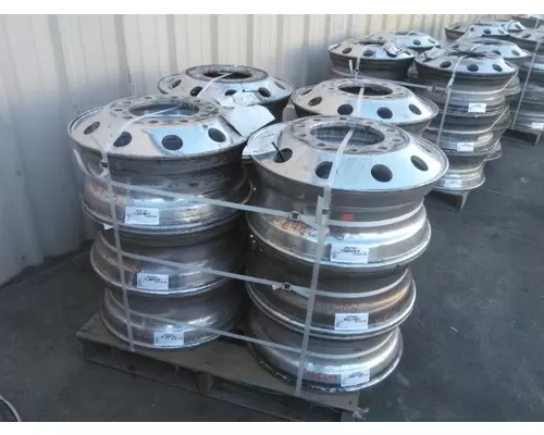 HUB PILOTED - ALUMINUM 22.5 X 8.25 WHEEL