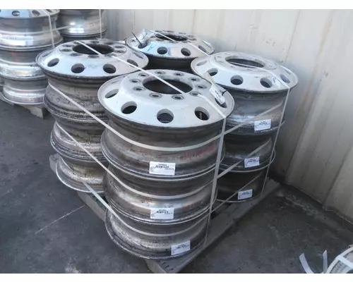 HUB PILOTED - ALUMINUM 22.5 X 8.25 WHEEL