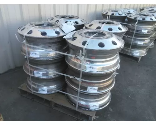 HUB PILOTED - ALUMINUM 22.5 X 8.25 WHEEL