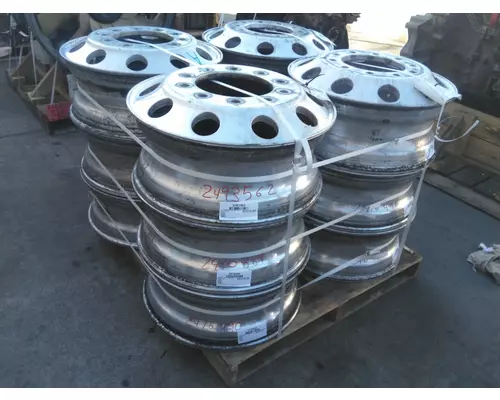 HUB PILOTED - ALUMINUM 22.5 X 8.25 WHEEL