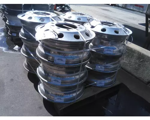 HUB PILOTED - ALUMINUM 22.5 X 8.25 WHEEL