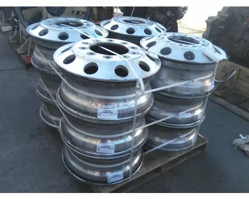 HUB PILOTED - ALUMINUM 22.5 X 8.25 WHEEL