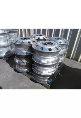HUB PILOTED - ALUMINUM 22.5 X 8.25 WHEEL