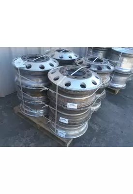 HUB PILOTED - ALUMINUM 22.5 X 8.25 WHEEL