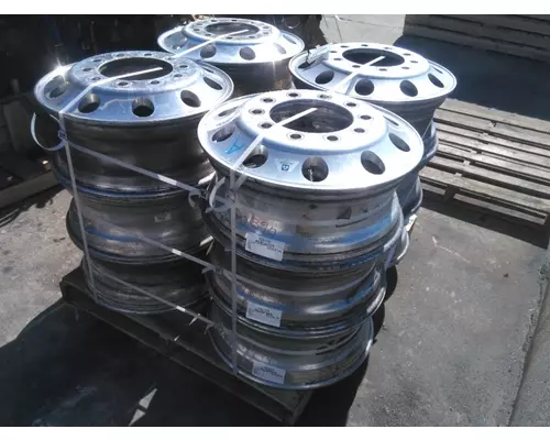 HUB PILOTED - ALUMINUM 22.5 X 8.25 WHEEL