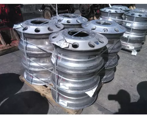 HUB PILOTED - ALUMINUM 22.5 X 8.25 WHEEL