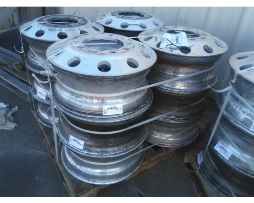 HUB PILOTED - ALUMINUM 22.5 X 8.25 WHEEL