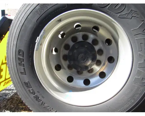 HUB PILOTED - ALUMINUM 22.5 X 8.25 WHEEL