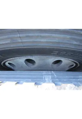 HUB PILOTED - ALUMINUM 22.5 X 8.25 WHEEL