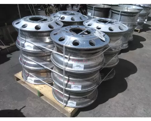HUB PILOTED - ALUMINUM 22.5 X 8.25 WHEEL