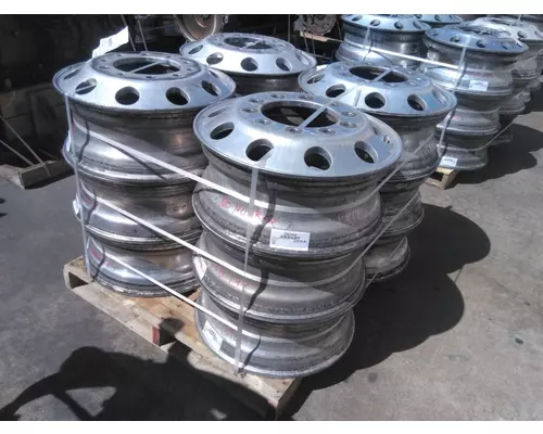 HUB PILOTED - ALUMINUM 22.5 X 8.25 WHEEL