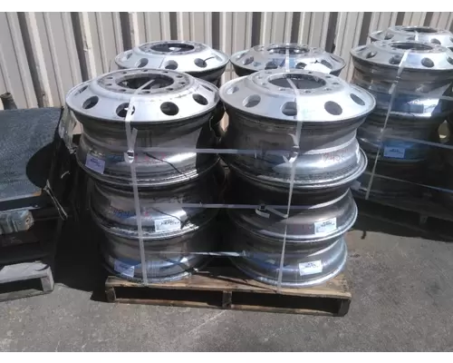 HUB PILOTED - ALUMINUM 22.5 X 8.25 WHEEL