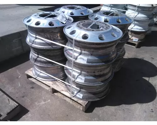 HUB PILOTED - ALUMINUM 22.5 X 8.25 WHEEL