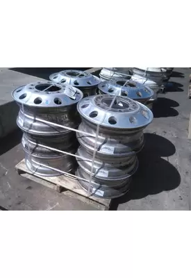 HUB PILOTED - ALUMINUM 22.5 X 8.25 WHEEL