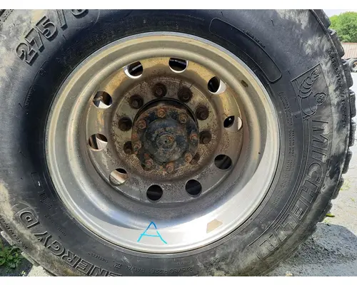 HUB PILOTED - ALUMINUM 22.5 X 8.25 WHEEL