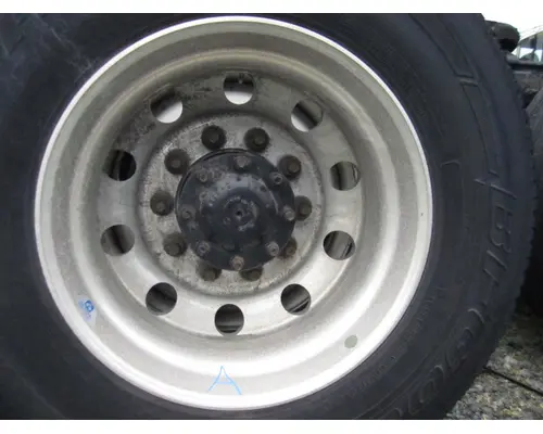 HUB PILOTED - ALUMINUM 22.5 X 8.25 WHEEL