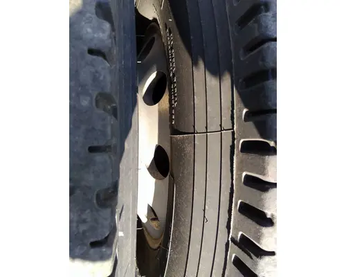 HUB PILOTED - ALUMINUM 22.5 X 8.25 WHEEL