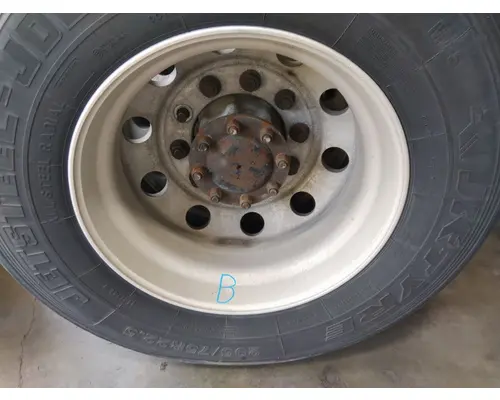 HUB PILOTED - ALUMINUM 22.5 X 8.25 WHEEL