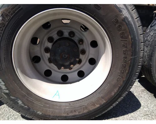 HUB PILOTED - ALUMINUM 22.5 X 8.25 WHEEL