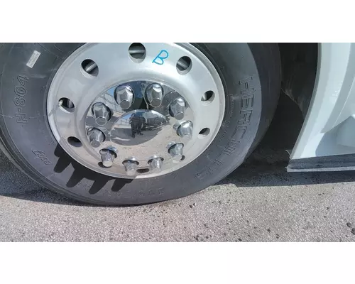 HUB PILOTED - ALUMINUM 22.5 X 8.25 WHEEL