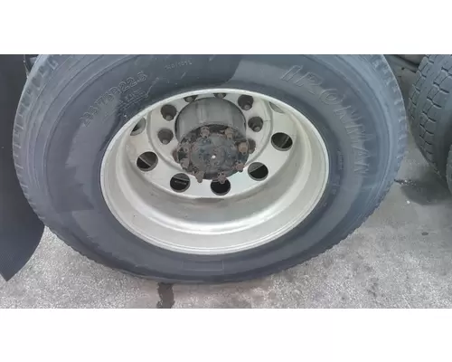 HUB PILOTED - ALUMINUM 22.5 X 8.25 WHEEL
