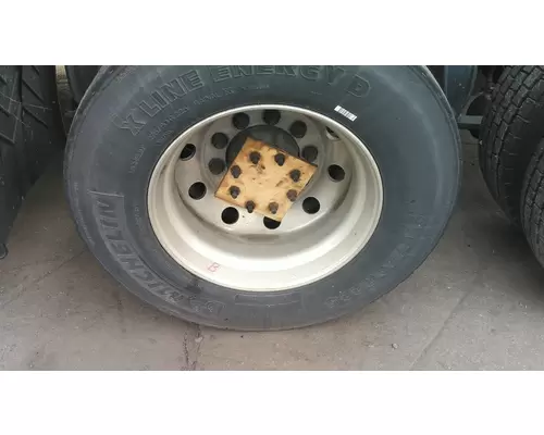 HUB PILOTED - ALUMINUM 22.5 X 8.25 WHEEL