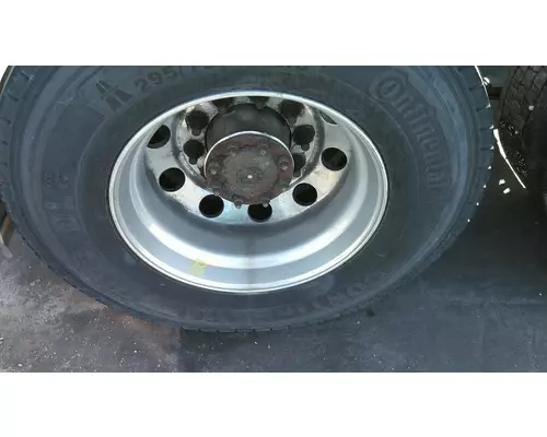 HUB PILOTED - ALUMINUM 22.5 X 8.25 WHEEL