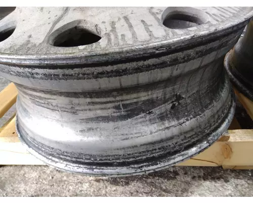 HUB PILOTED - ALUMINUM 24.5 X 8.25 WHEEL