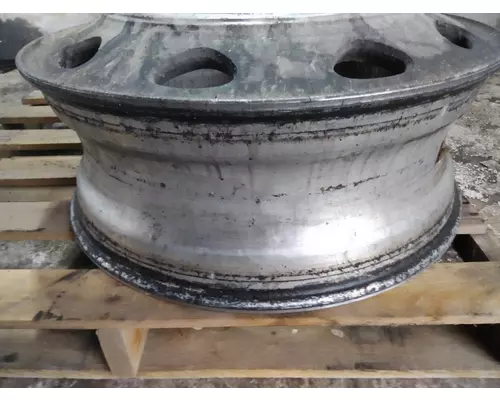 HUB PILOTED - ALUMINUM 24.5 X 8.25 WHEEL