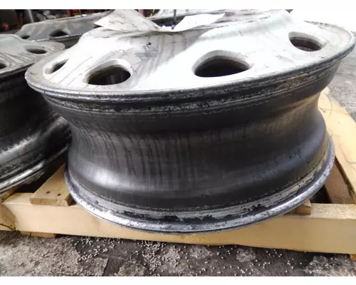 HUB PILOTED - ALUMINUM 24.5 X 8.25 WHEEL