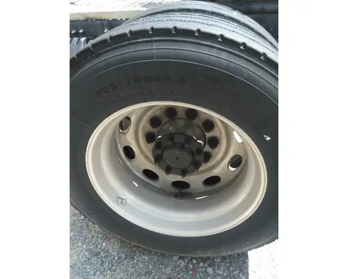 HUB PILOTED - ALUMINUM 24.5 X 8.25 WHEEL