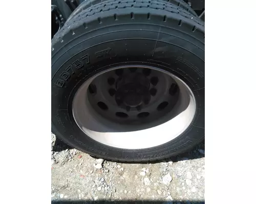 HUB PILOTED - ALUMINUM 24.5 X 8.25 WHEEL