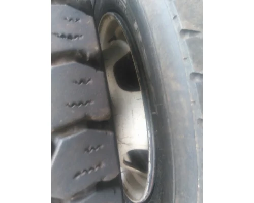HUB PILOTED - STEEL 19.5 X 6.00 WHEEL