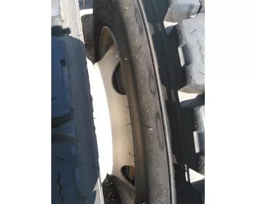 HUB PILOTED - STEEL 22.5 X 8.25 WHEEL