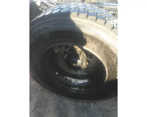 HUB PILOTED - STEEL 22.5 X 8.25 WHEEL